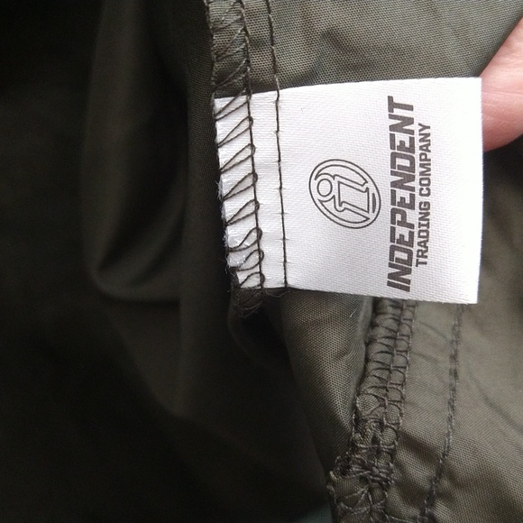 Independent Men's Camo Camouflage Windbreaker Jacket Size Medium Skater - Picture 9 of 10